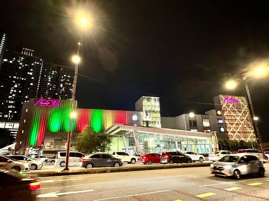 Pangsapuri Sunway Velocity Two By Rverse Kuala Lumpur